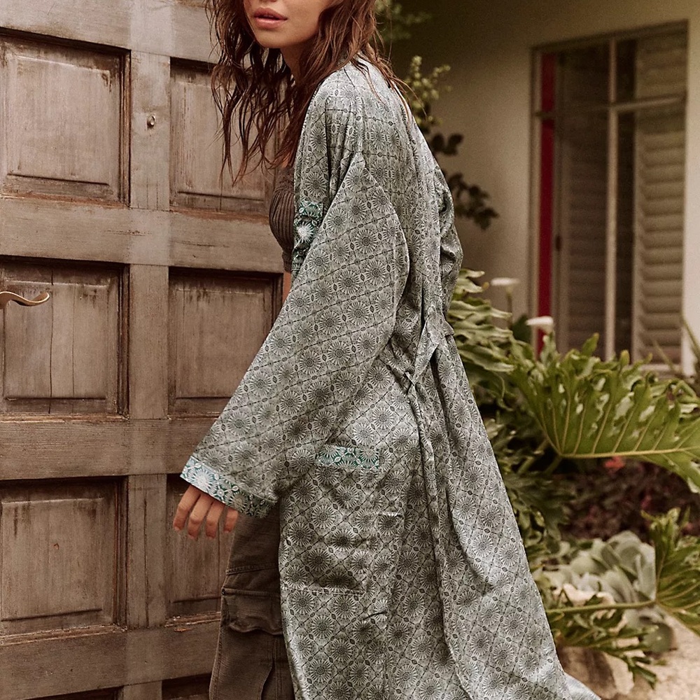 NEW NWT Free People Intimately Oasis House Robe - Picture 2 of 13